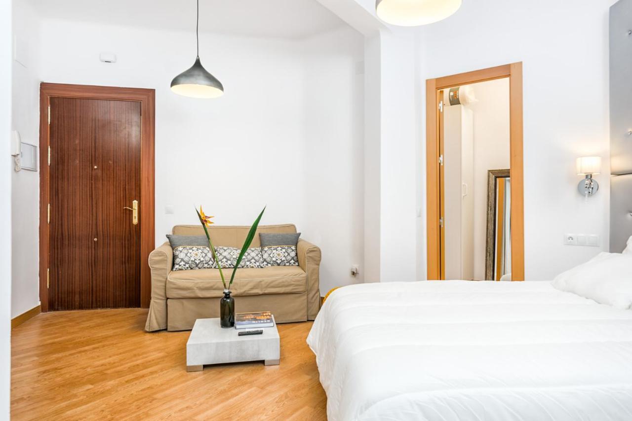 Apartamentos Bolsa Larios Malaga Luaran gambar